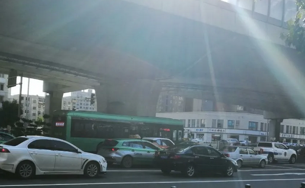 歐洲第三家品牌直營體驗店 小鵬P5公布歐洲預計起訂價